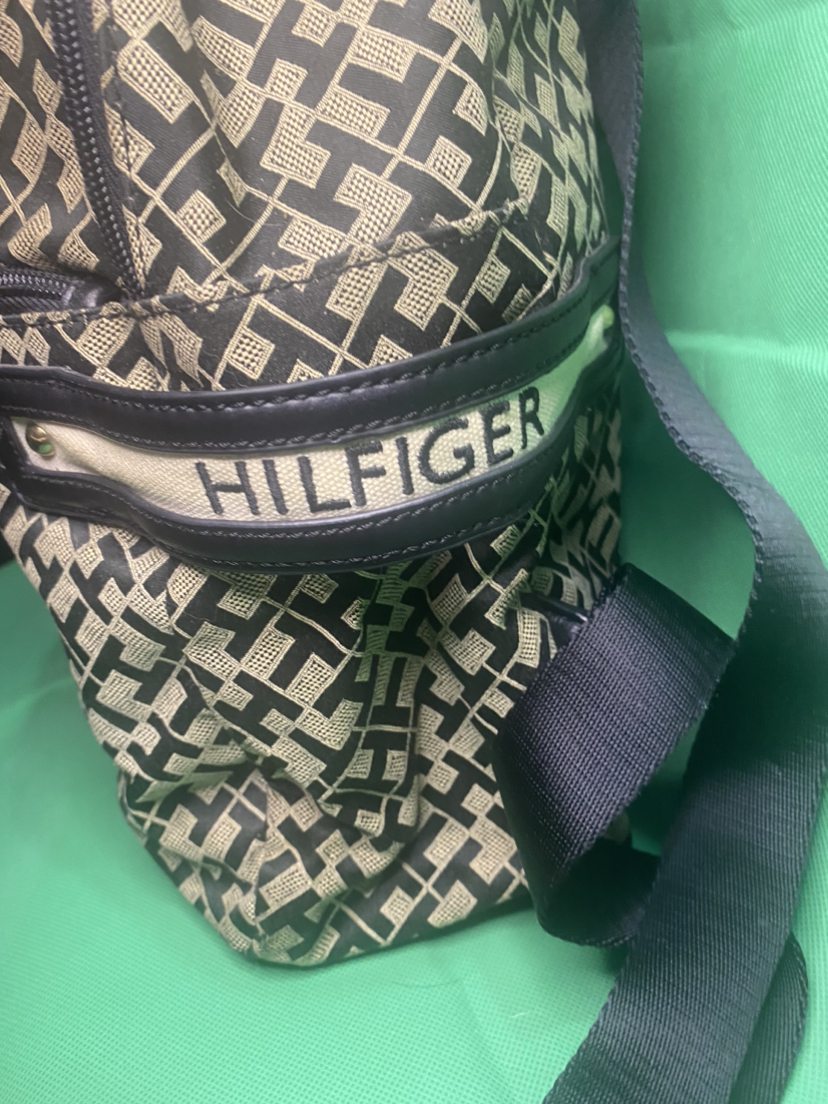 TH monogram backpack image indicator(3)