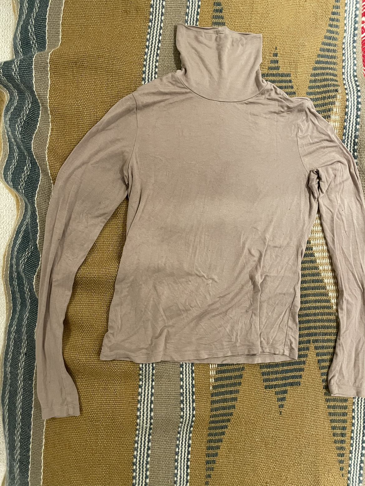 H&M brown shirt thumbnail