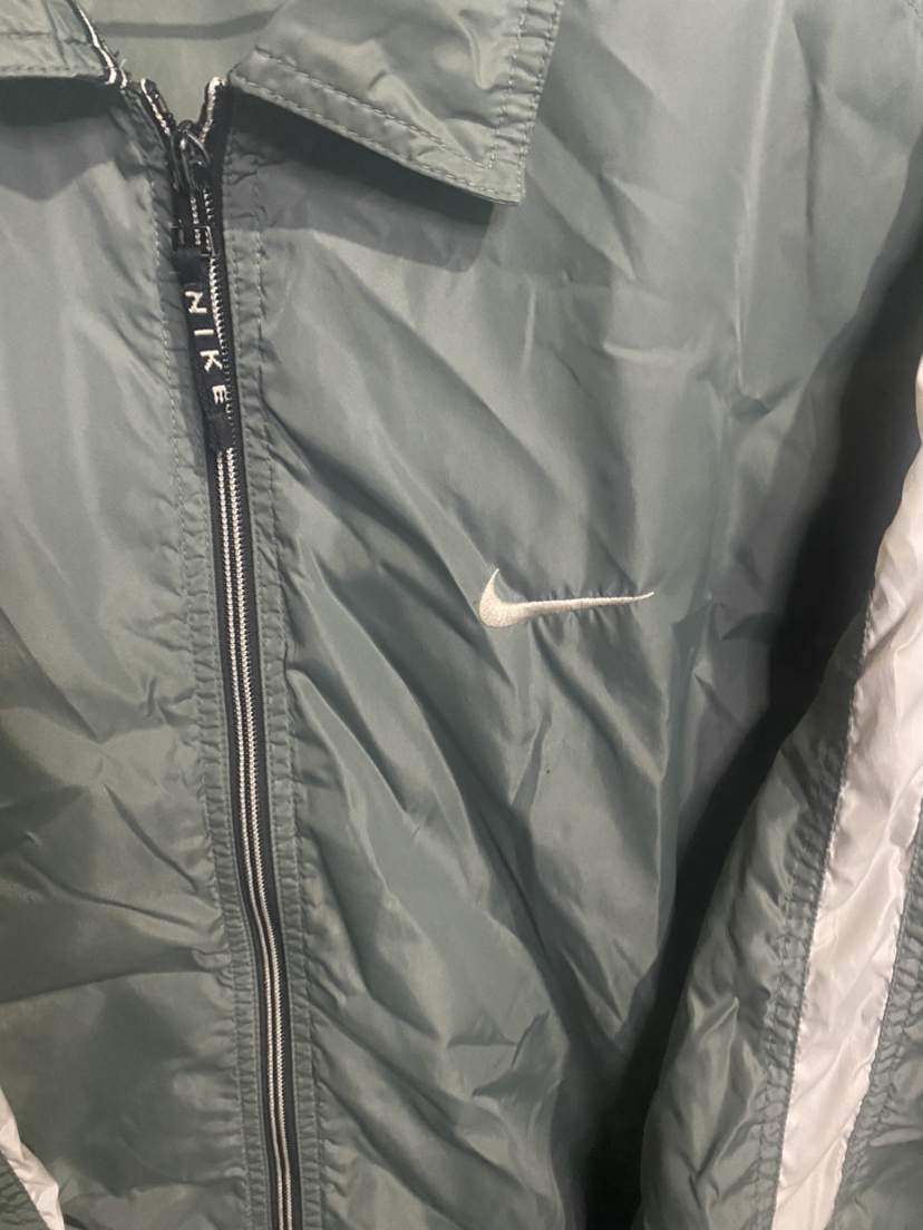 Vintage 1990s Nike windbreaker Large men’s image indicator(3)