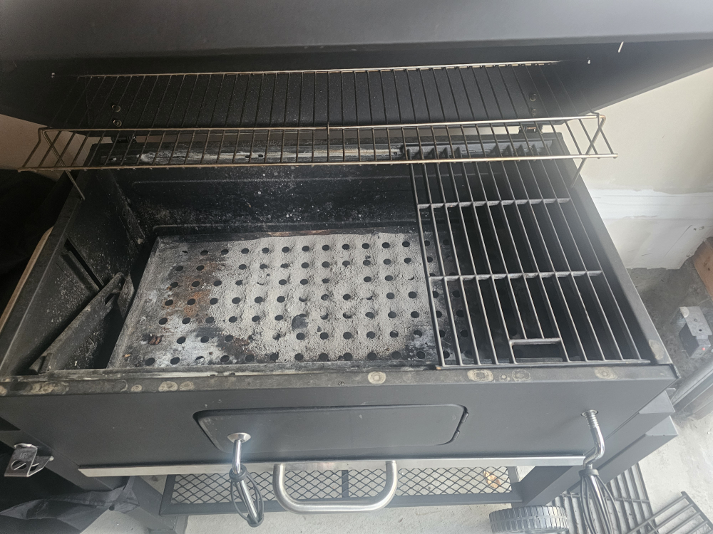 Used Bbq Charcoal Grill - photo 3