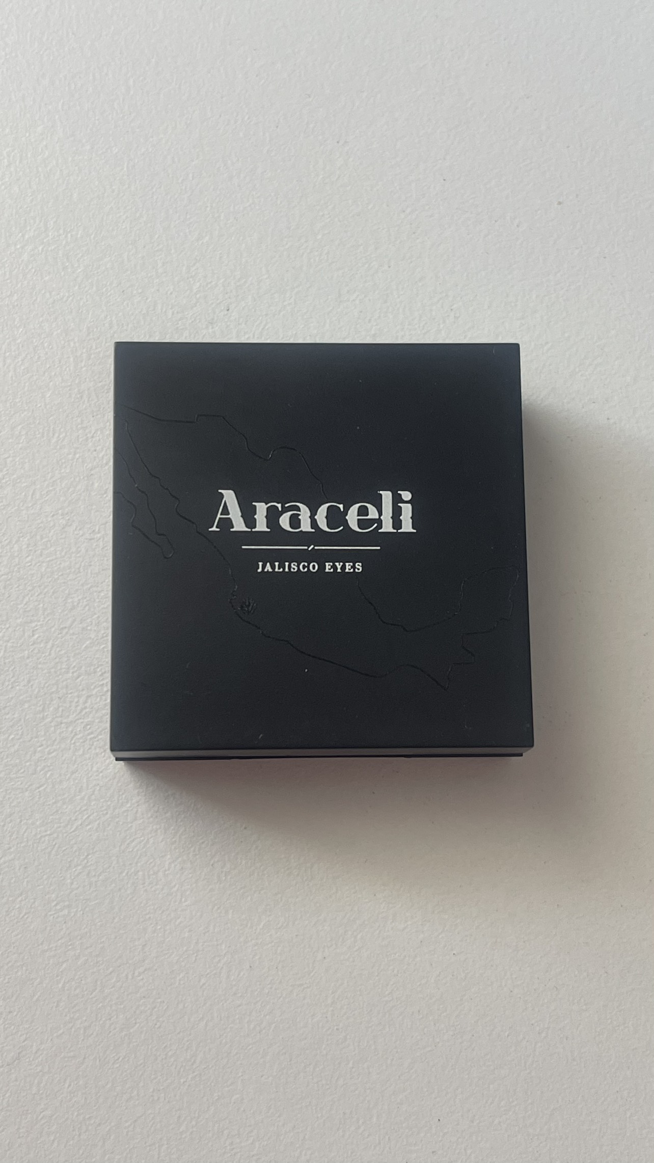 Araceli eyeshadow image indicator(2)