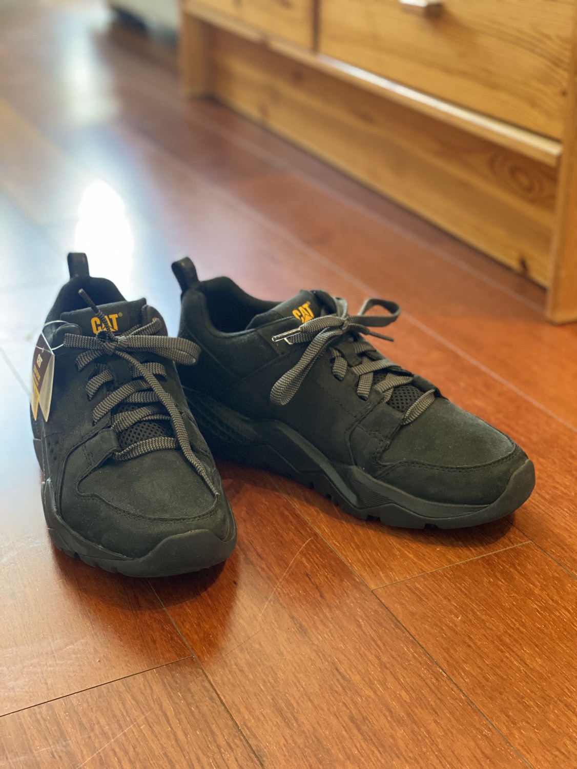 Brand-new Caterpillars- Size 9 (42-43) Men image indicator(2)