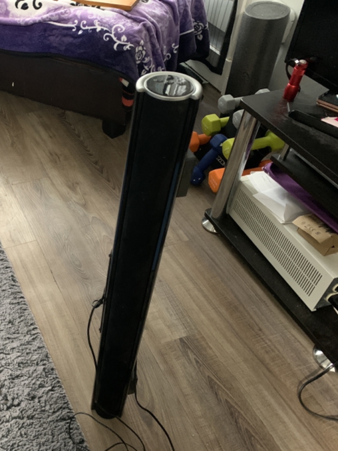 T.V. Surround sound speaker. image indicator(2)