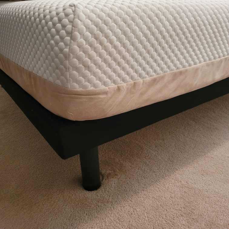 Queen Bed mattress - temperpedic - photo 2