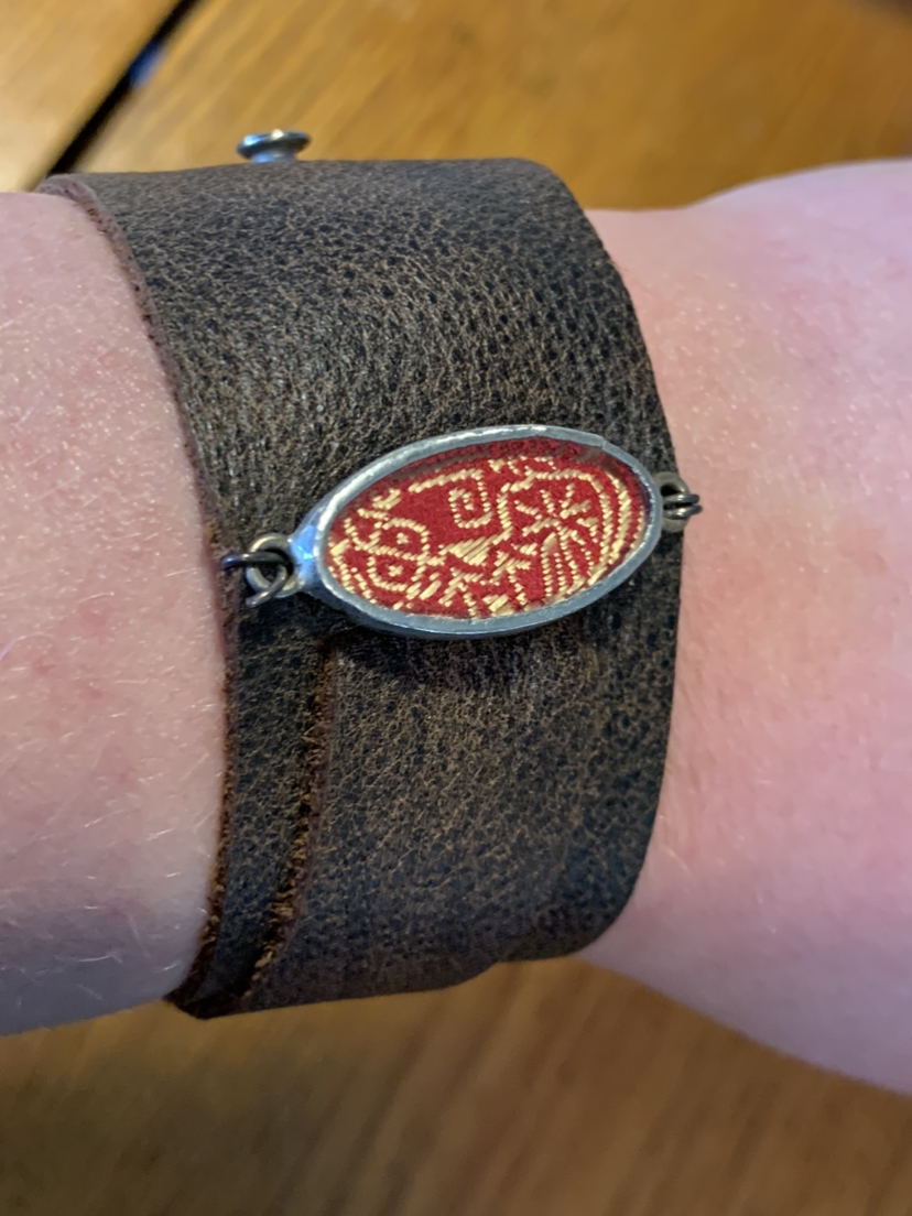 Leather bracelet with antique silk under glass image indicator(3)