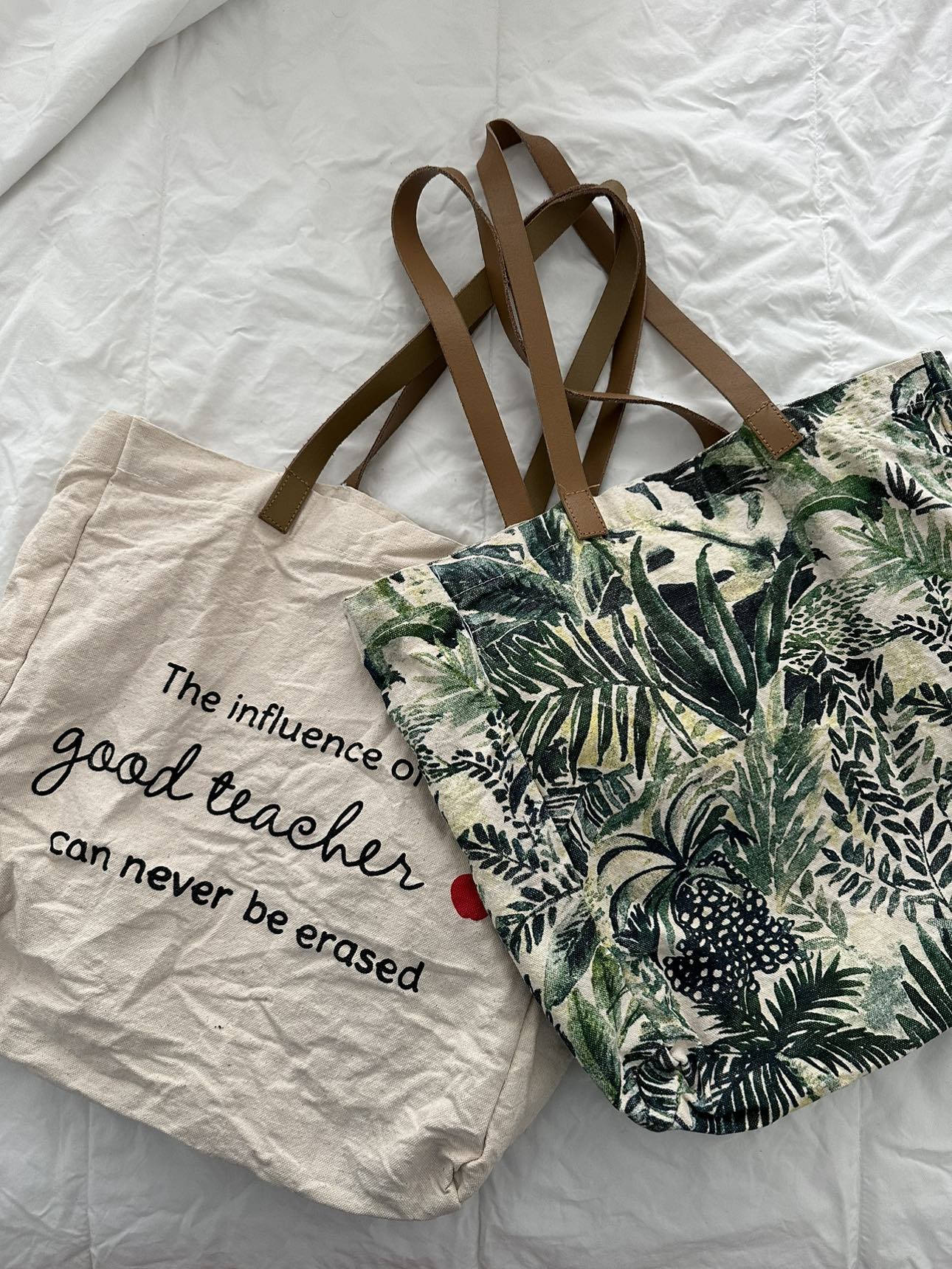 Tote bags thumbnail