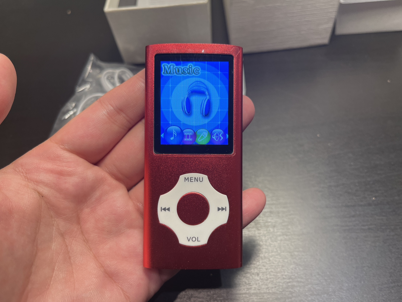 MP3 with 16G TF card, new in box #freecycle 🥕 image indicator(5)