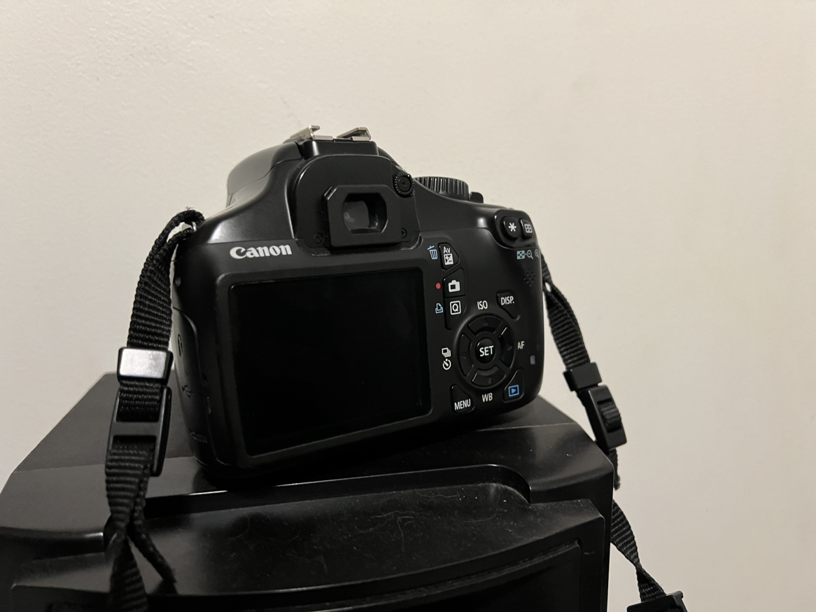 Canon t3 MAKE OFFER(not free) - photo 2