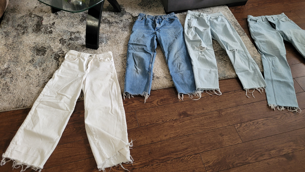 women's denim pants & shorts image indicator(2)