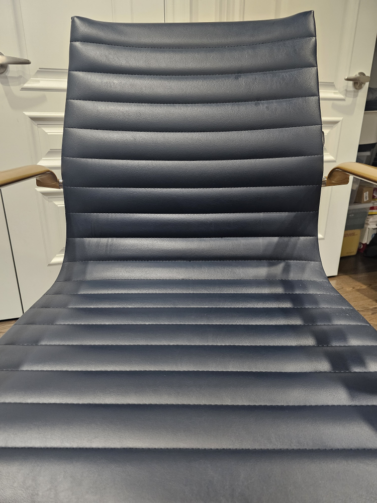 modern ergonomic leather office chair - photo 3