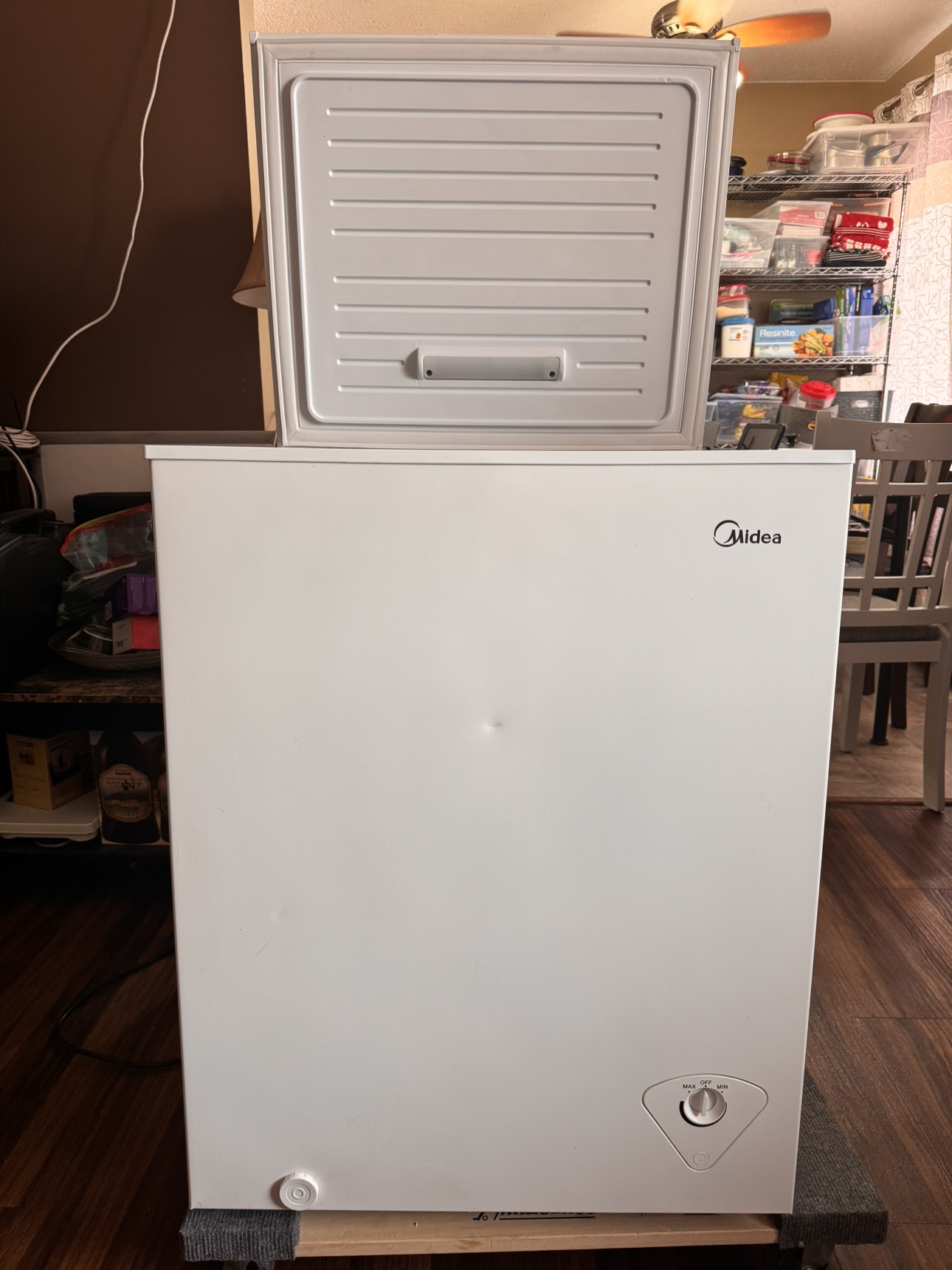 Midea Chest Freezer 5.0 cubic feet - photo 3