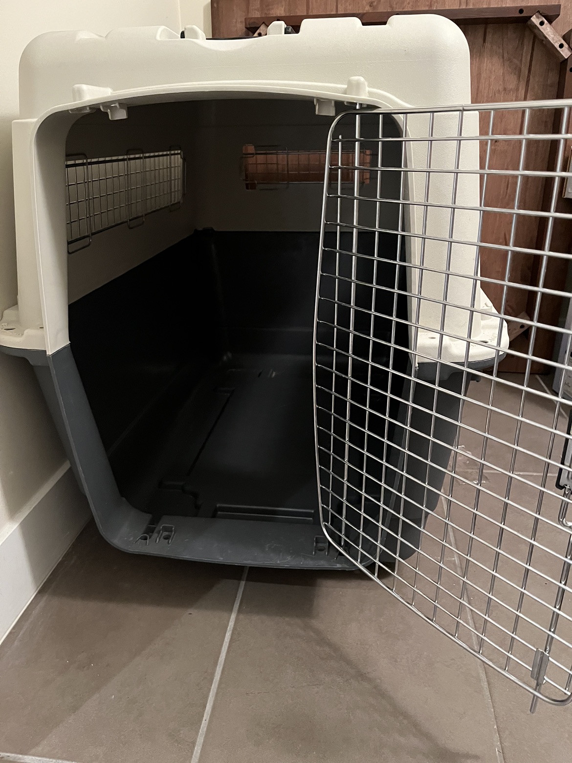 Airline approved XL dog kennel - photo 2
