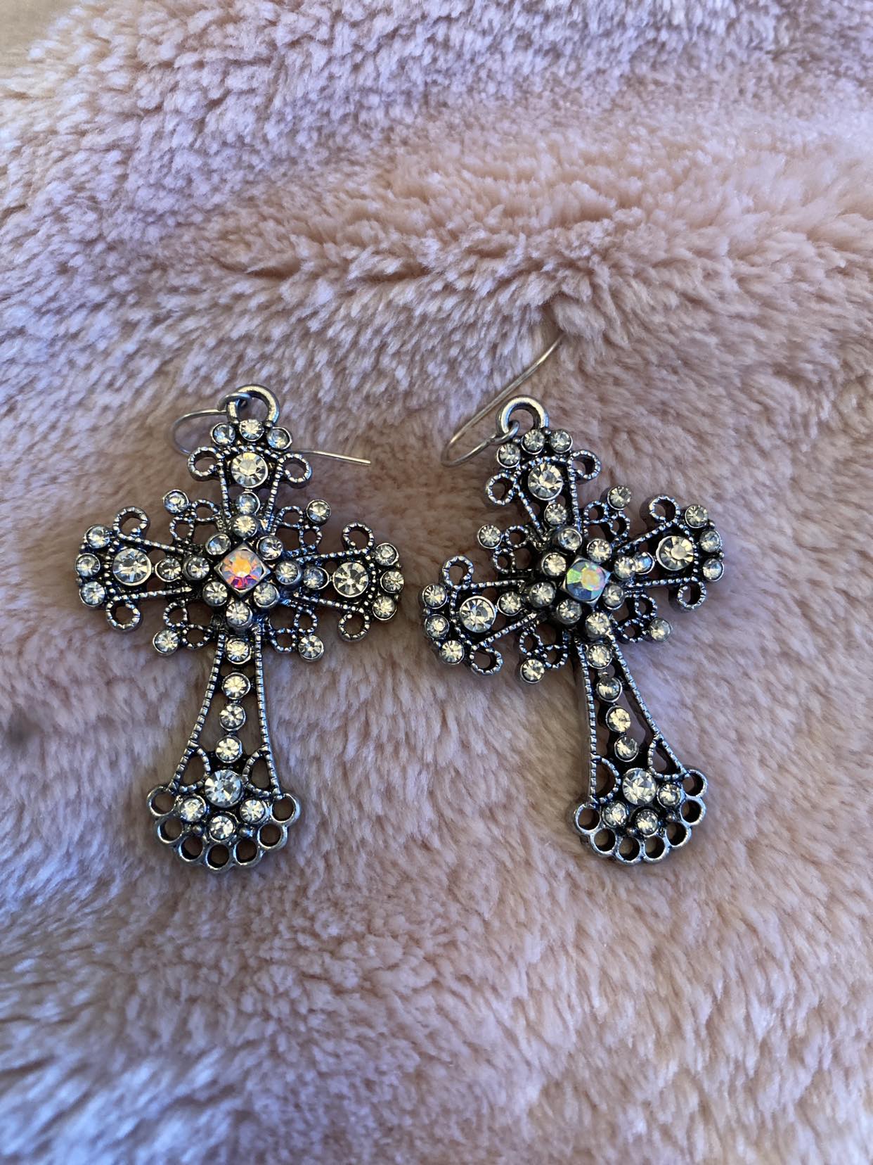 Earrings thumbnail