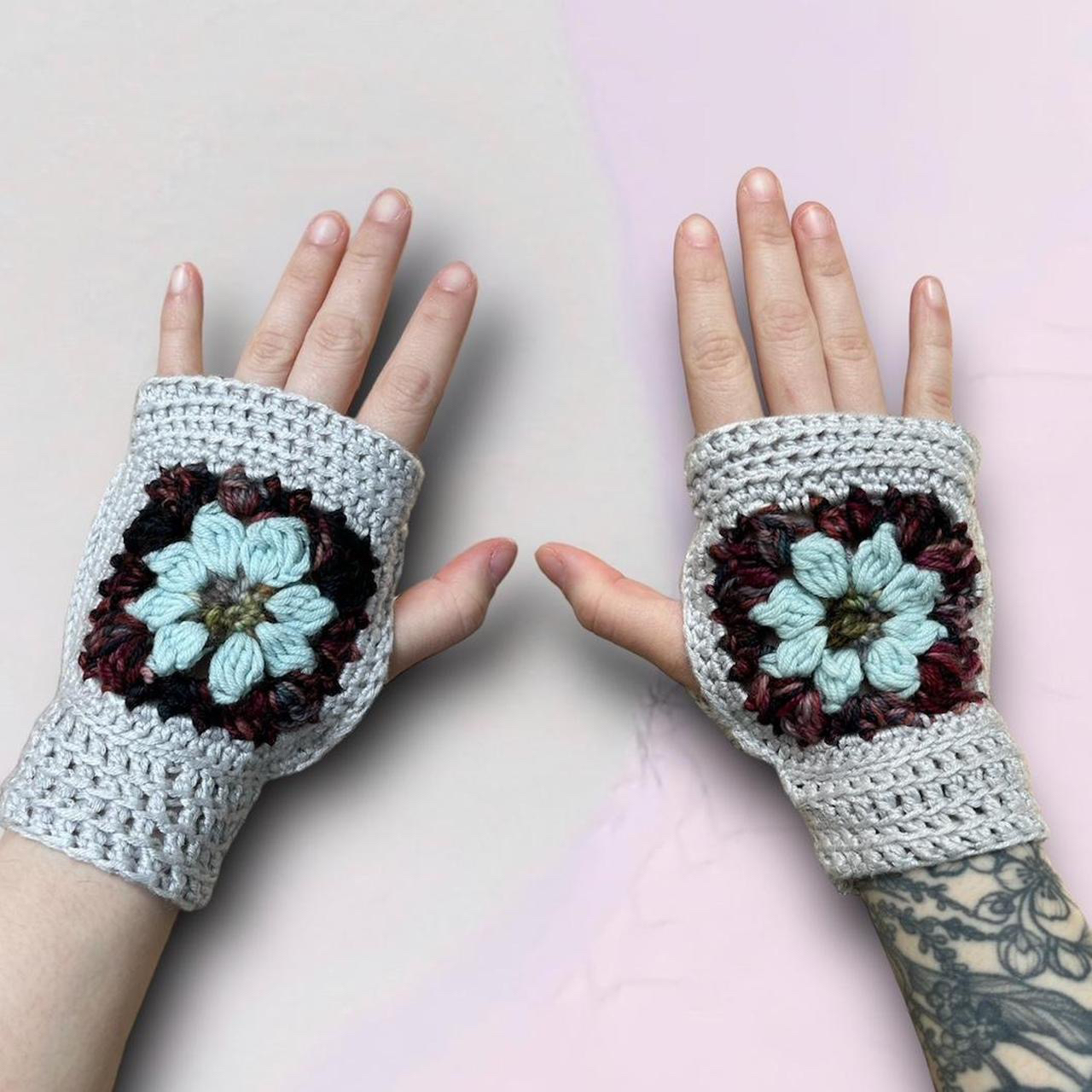 Crochet granny square fingerless mitts thumbnail