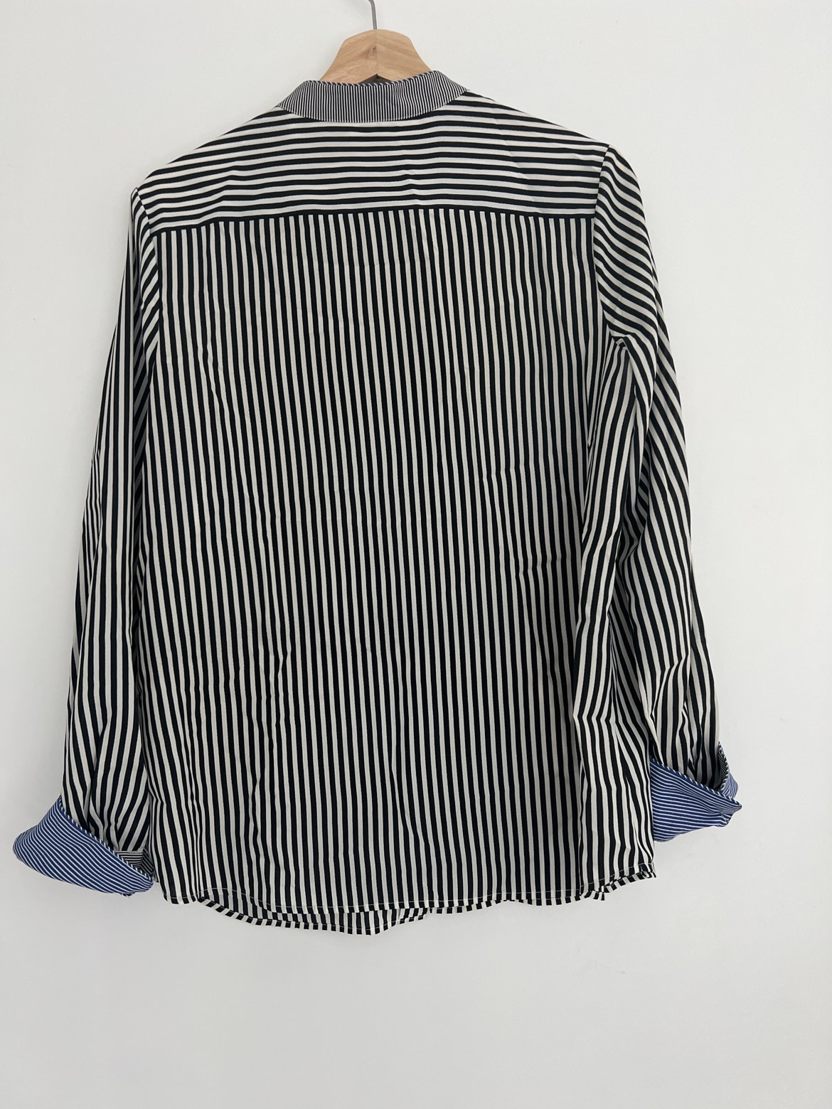 Banana Republic black/white striped blouse - M/M image indicator(3)