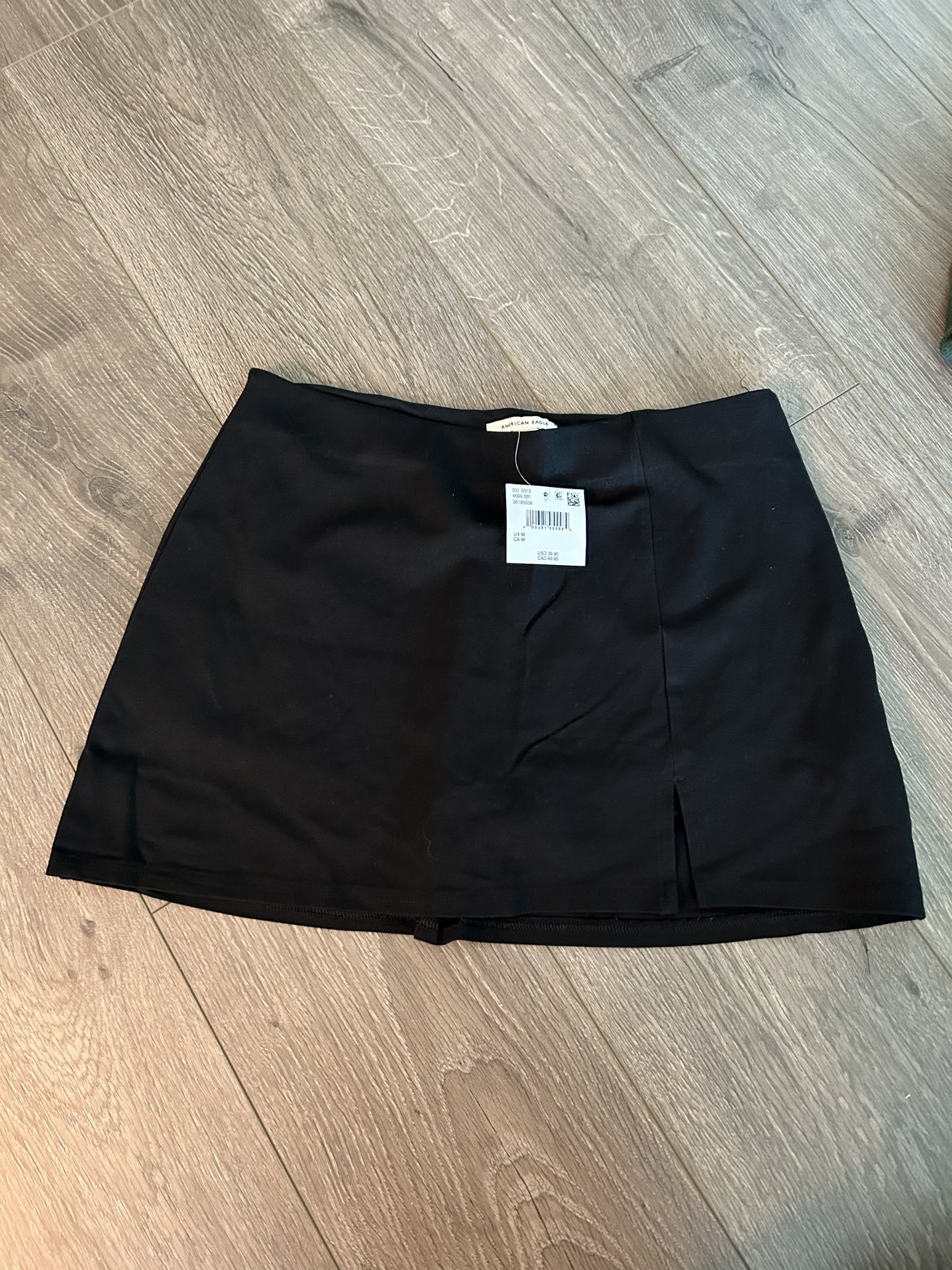 AE black skort BNWT thumbnail
