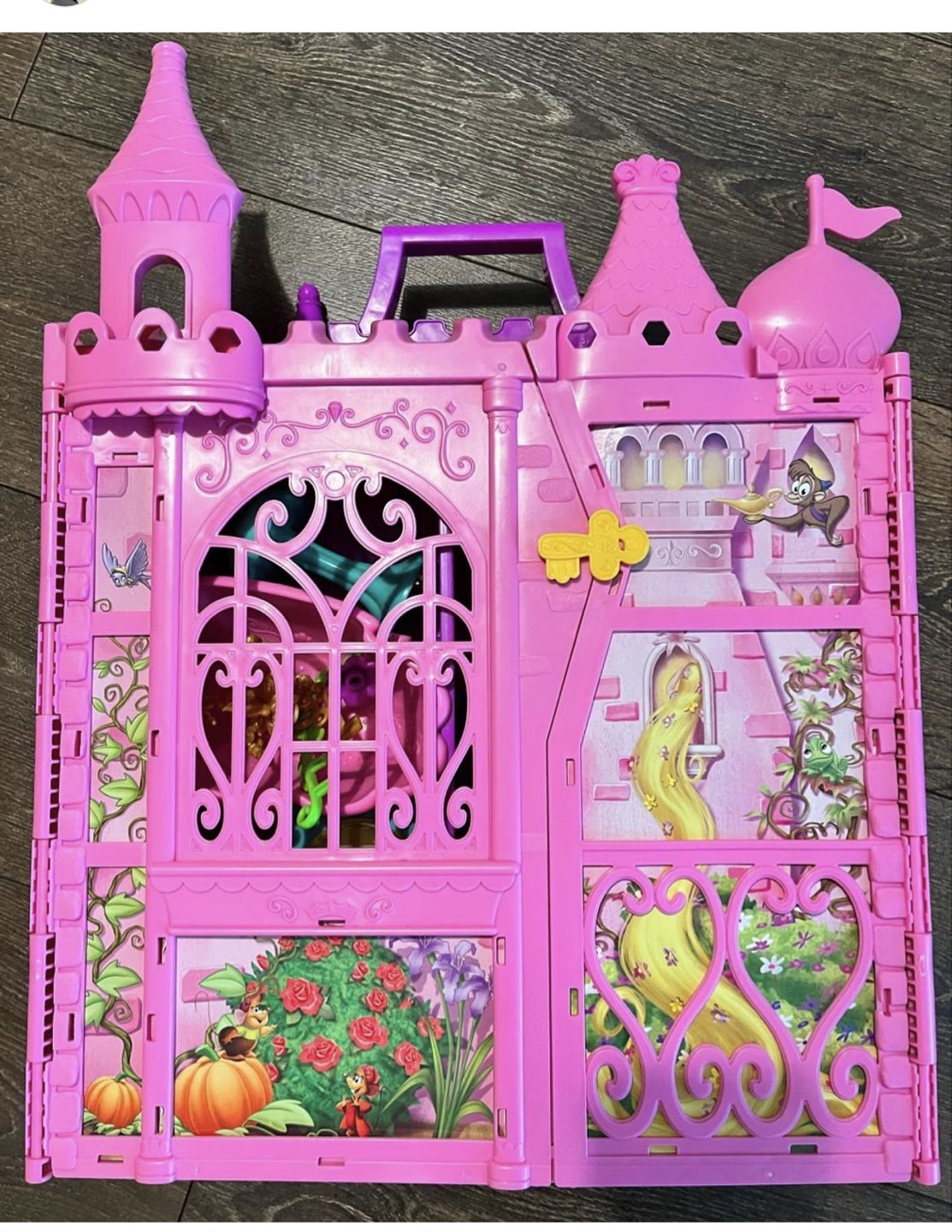 Disney princess DX castle with all princess dolls