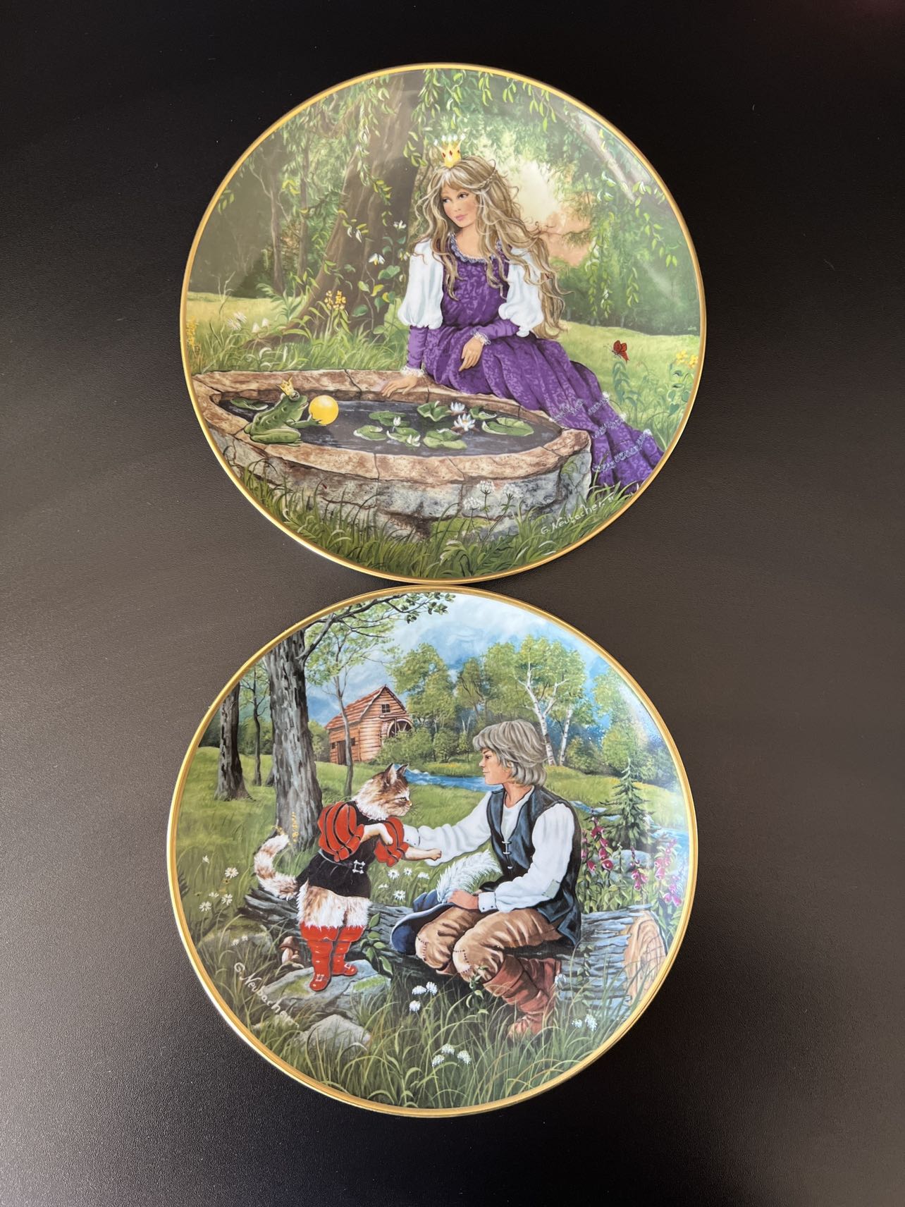 Puss In Boots Porcelain Decorative Plate image indicator(4)