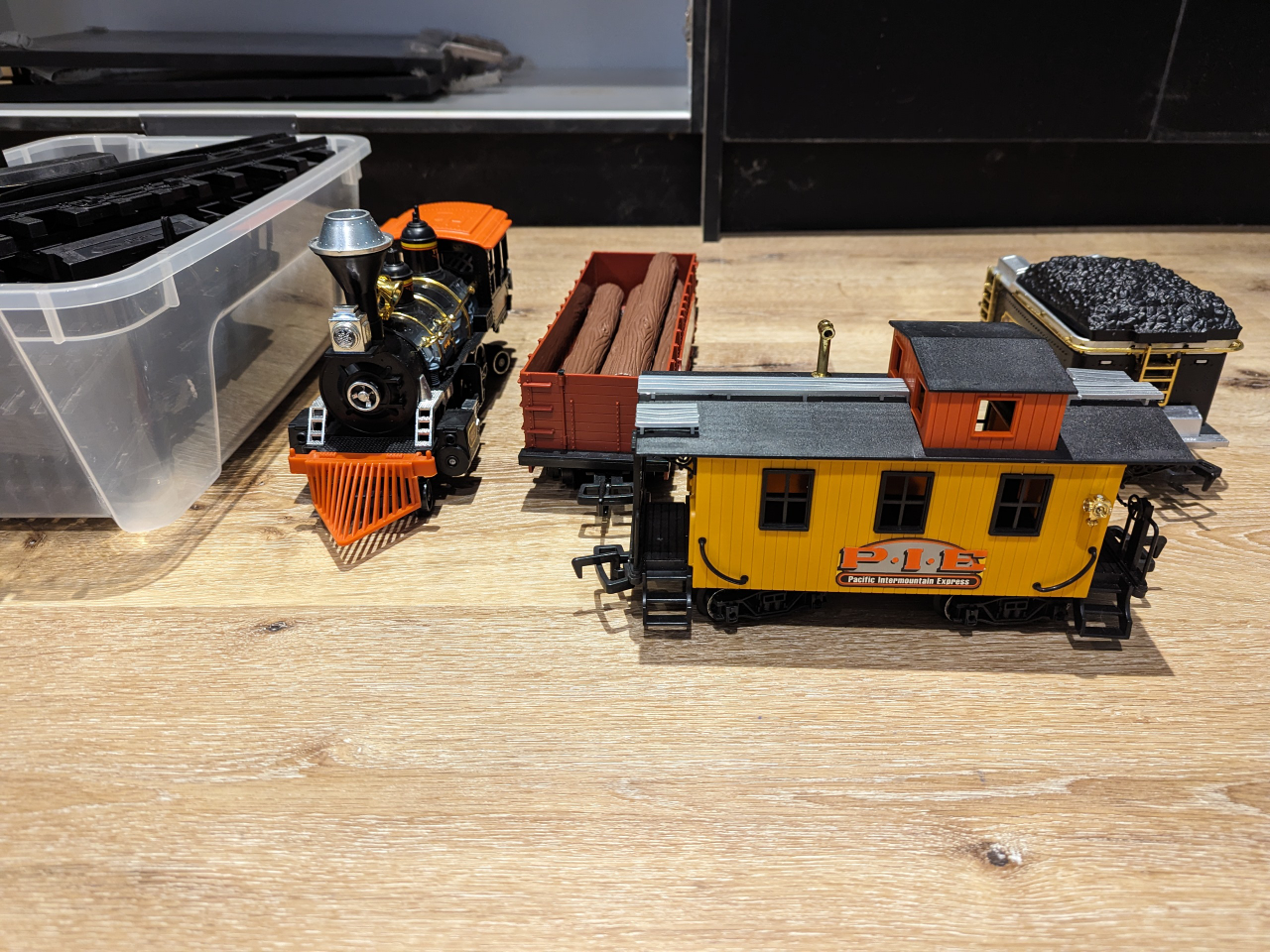 Timberwolf and Redwood - Vintage Train Set image indicator(4)