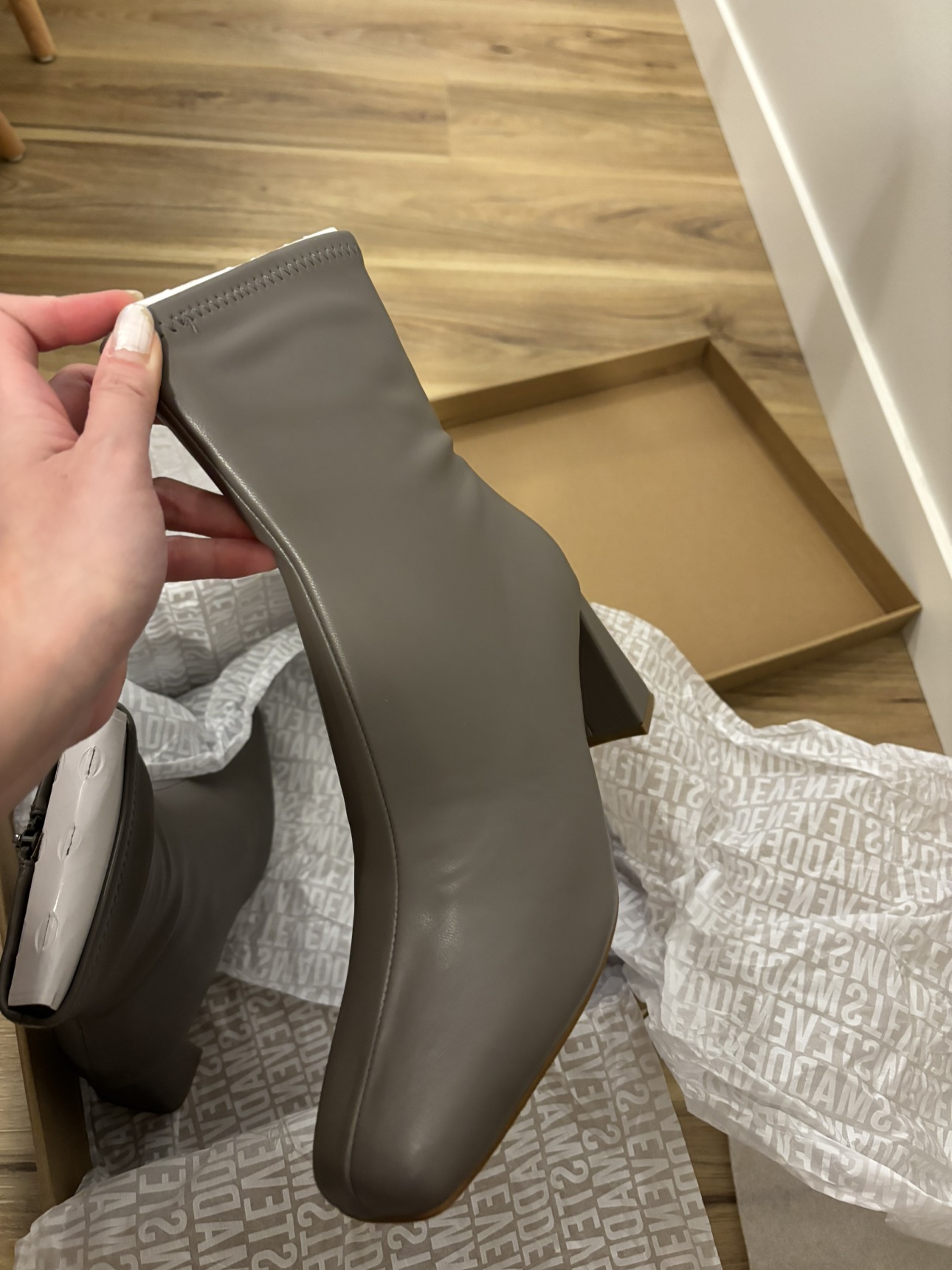 Steve Madden Boots in Taupe - photo 5