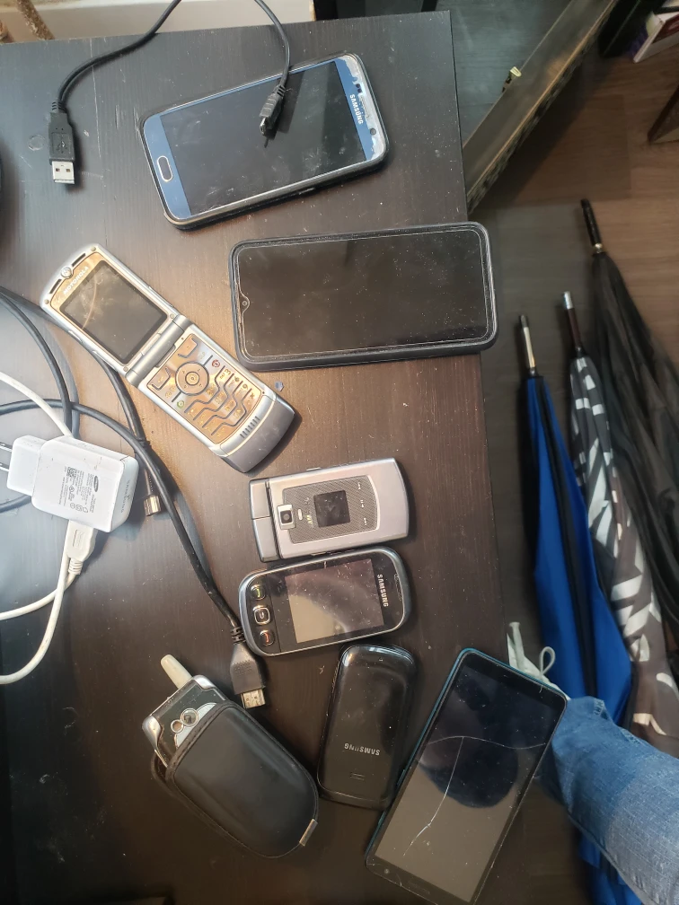 old cell phones some flip phones