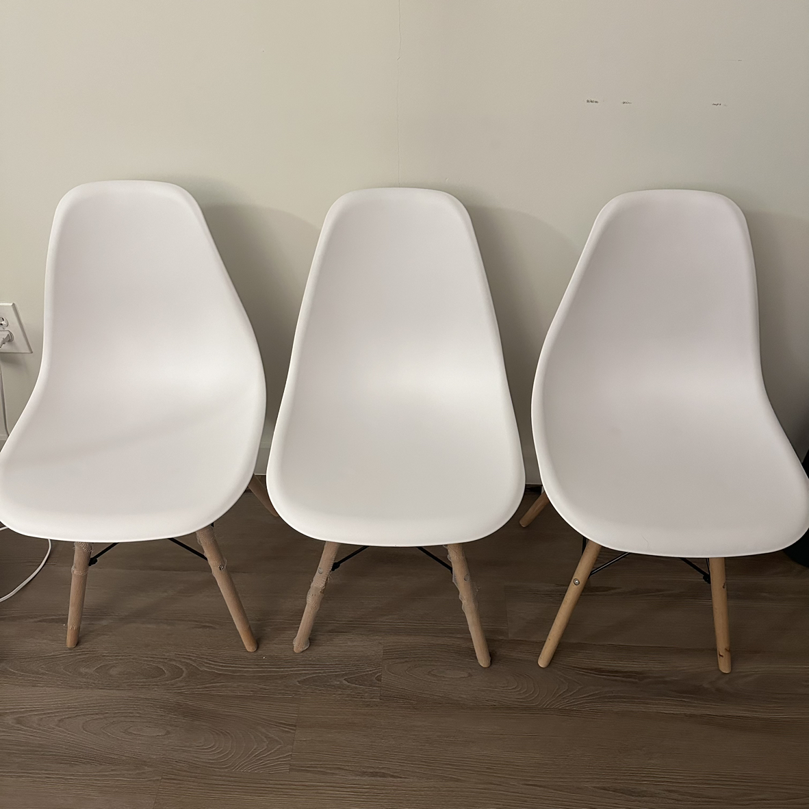 modern style white chairs - photo 2
