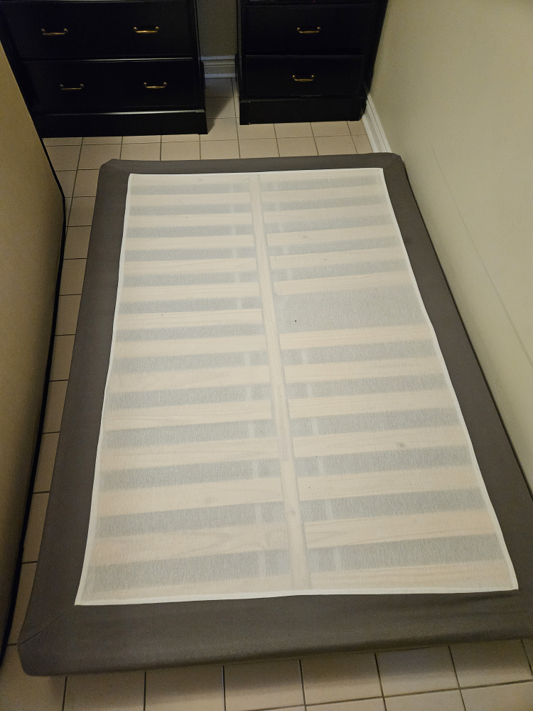 Queen Mattress + ESPEVÄR Slatted mattress base with legs image indicator(3)
