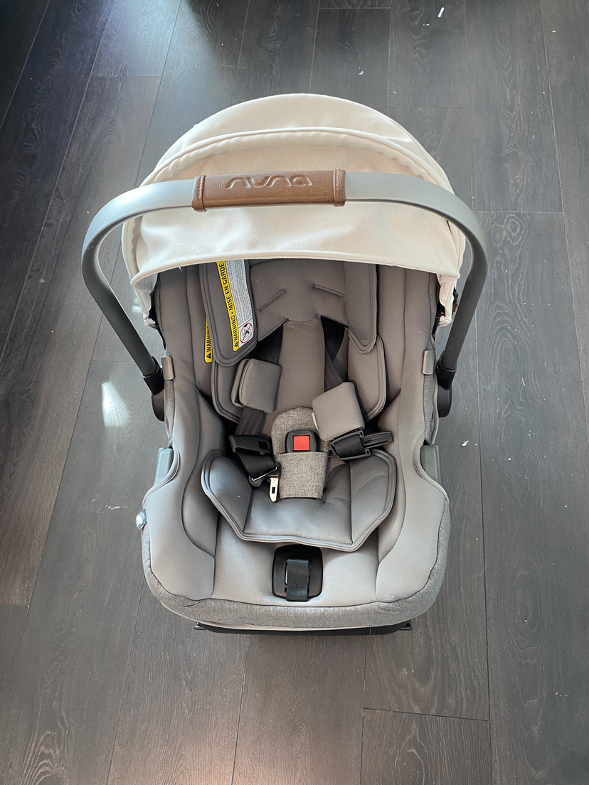 NUNA PIPA Infant Car Seat + Base + adapter (Great condition) - photo 3