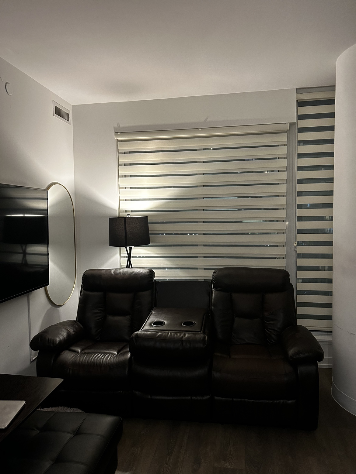 Recliner Couch image indicator(4)