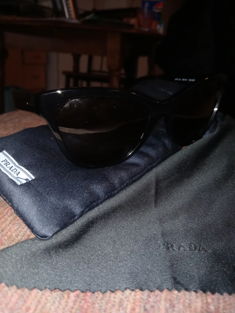 Prada Sunglasses 100% authentic thumbnail