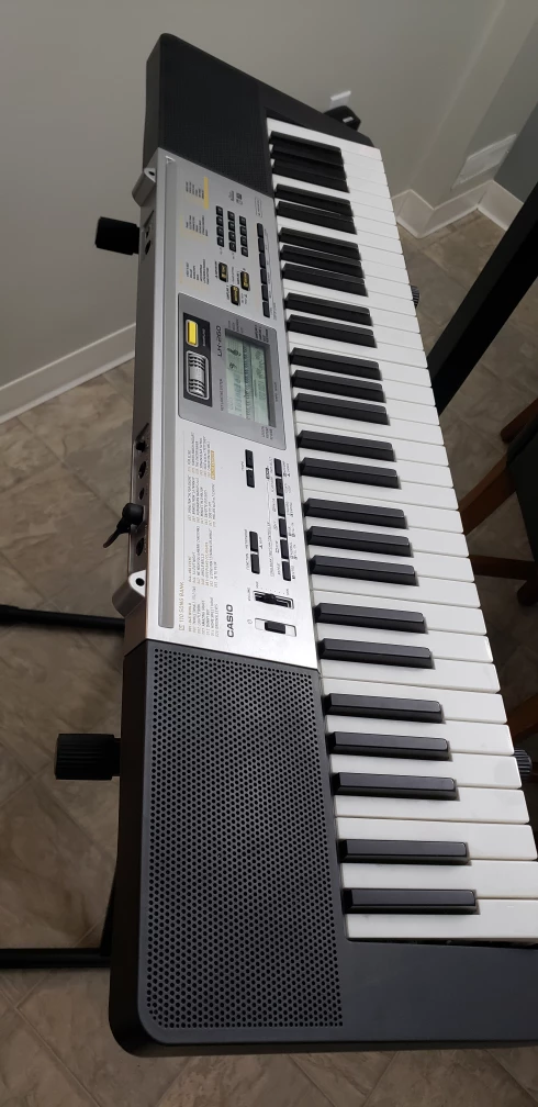 Casio Electronic Keyboard - photo 3