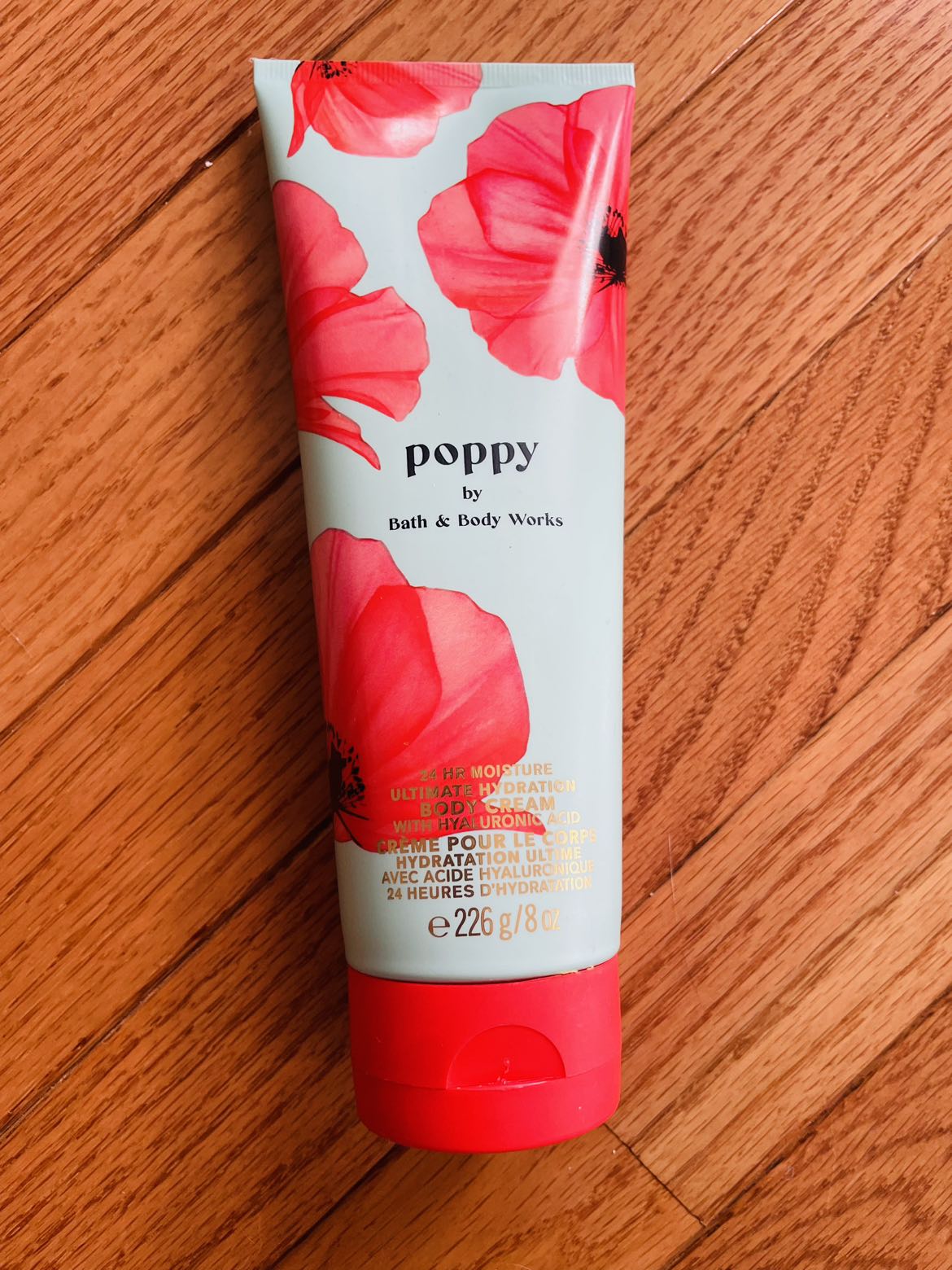 New and unopened body washes and cream from Bath & BodyWorks - photo 3