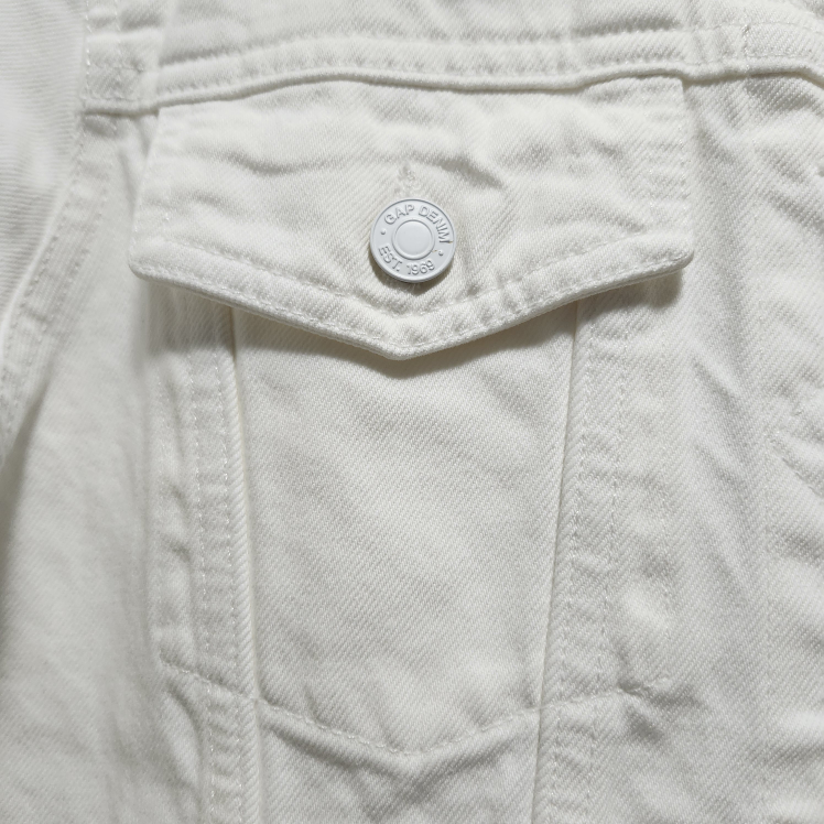 GAP OFF-WHITE DENIM JACKET. #M #MEDIUM. image indicator(3)
