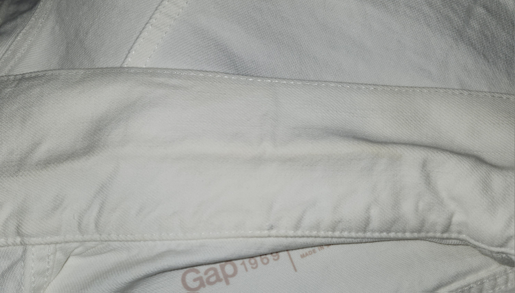 GAP OFF-WHITE DENIM JACKET. #M #MEDIUM. image indicator(8)
