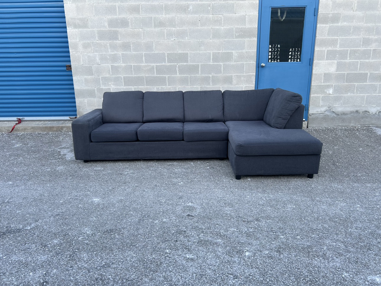 FREE DELIVERY• BLUE THE BRICK SECTIONAL COUCH / SOFA w/ CHAISE