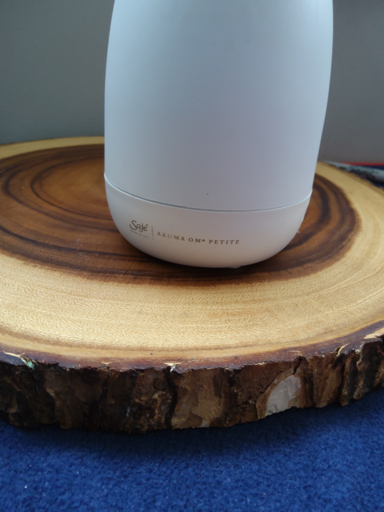 Sage diffuser in white. work like new image indicator(2)