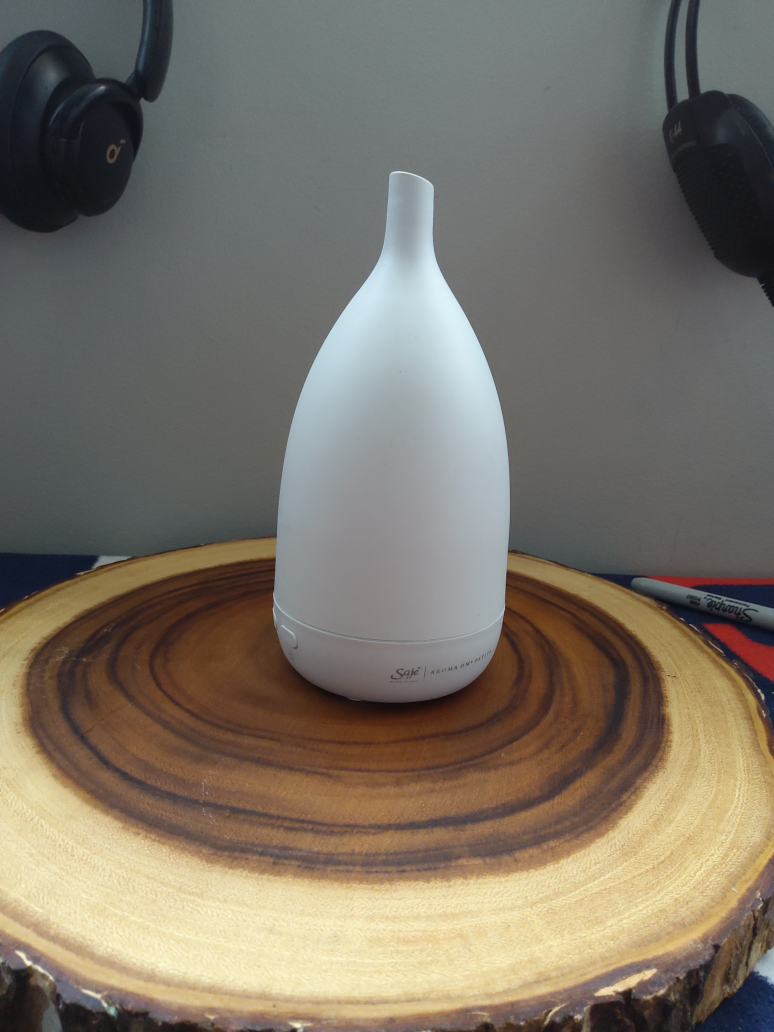 Sage diffuser in white. work like new image indicator(3)