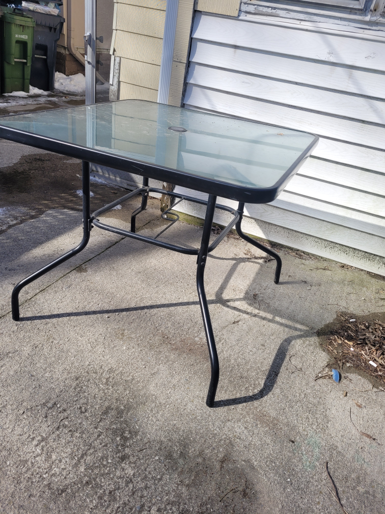 glass patio table image indicator(2)