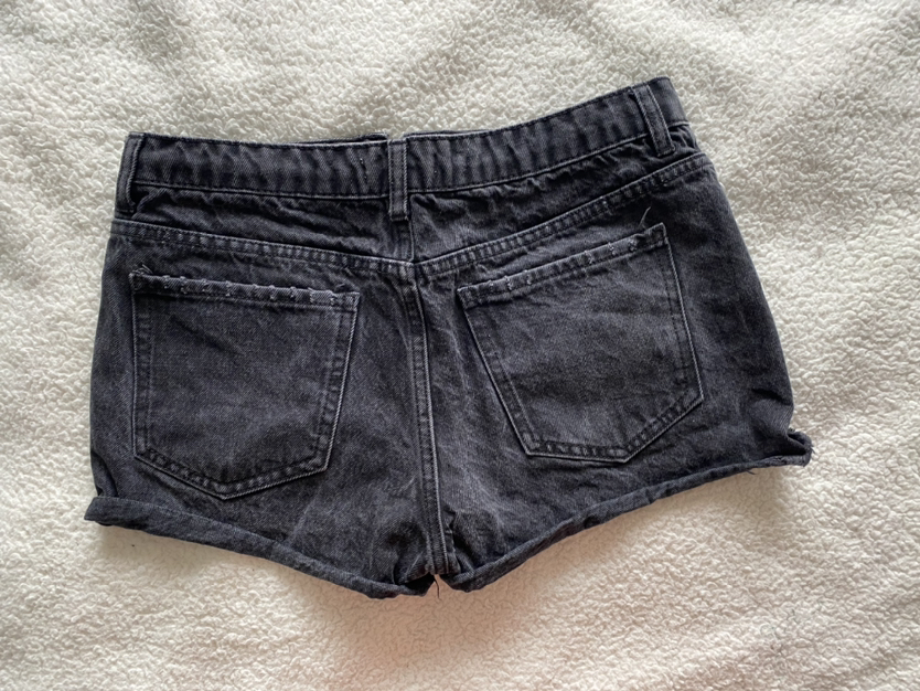 Shorts and T-shirt - photo 2