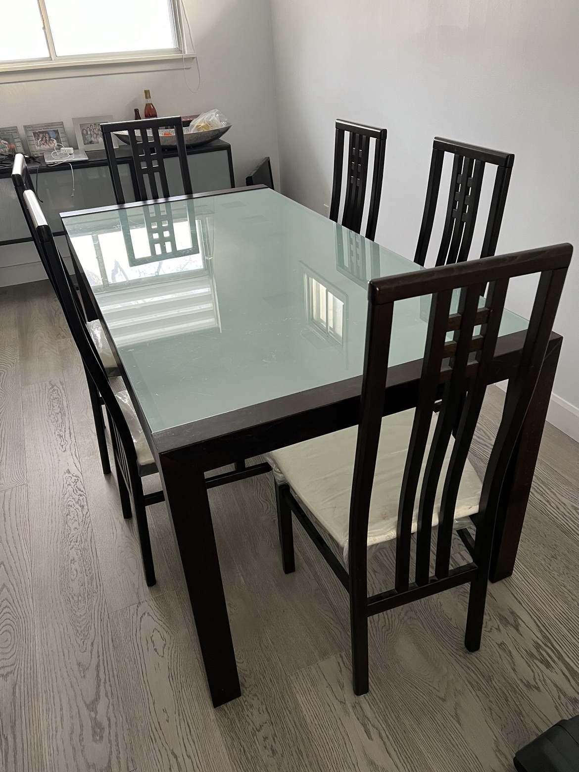 Dining table set with chairs image indicator(2)