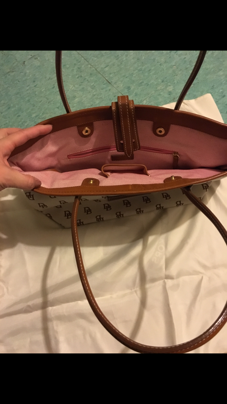 Dooney and Bourke hand bag - photo 2
