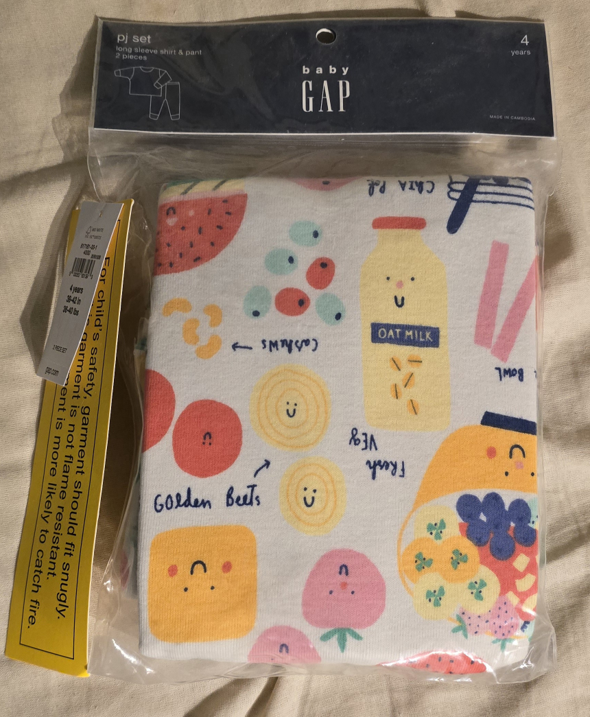 GAP unisex pajamas NEW for 4 year old - photo 4