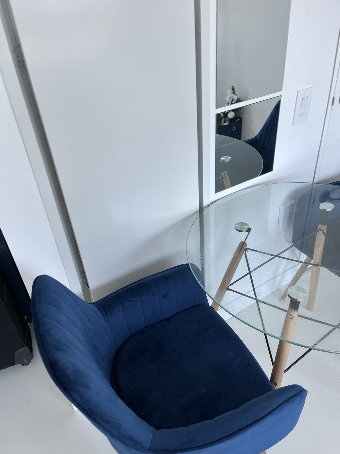 Round Glass Dining Table + 2 Ascent Arm Chairs - photo 5