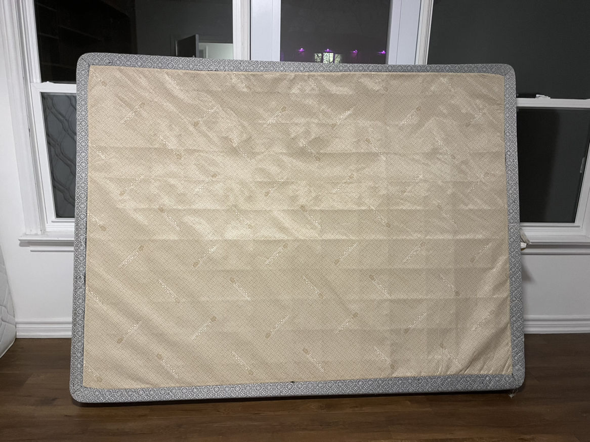 Queen box spring - photo 3