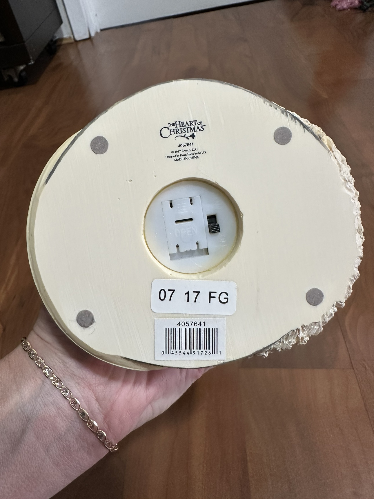 Heart Of Christmas Hrtch Santa-Believe Figurine  ENESCO image indicator(8)