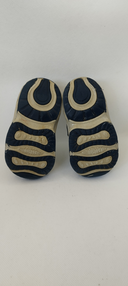Stride Rite - Size UK 4 - photo 3