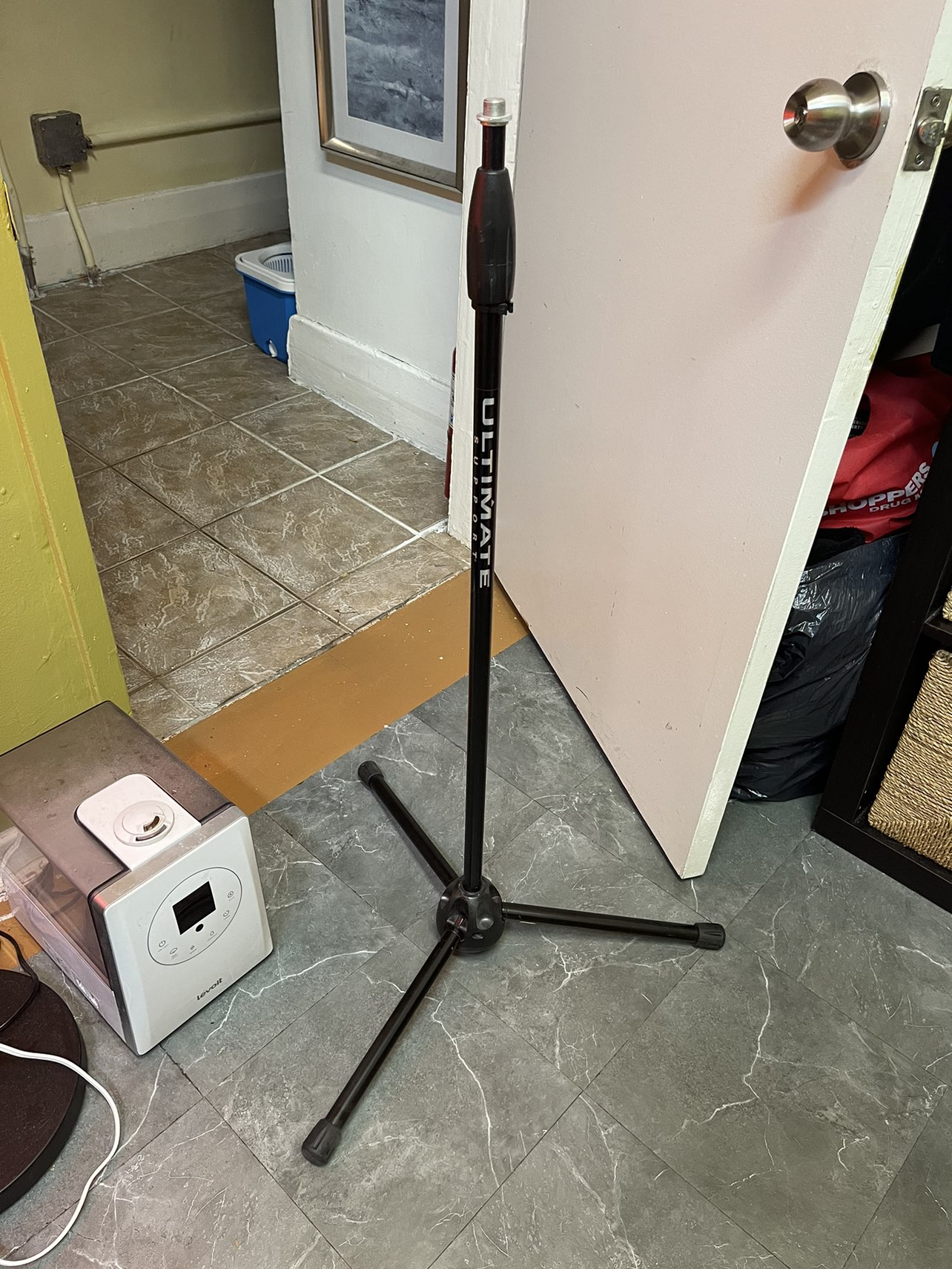 Shure Microphone Stand w/ XLR Cable thumbnail