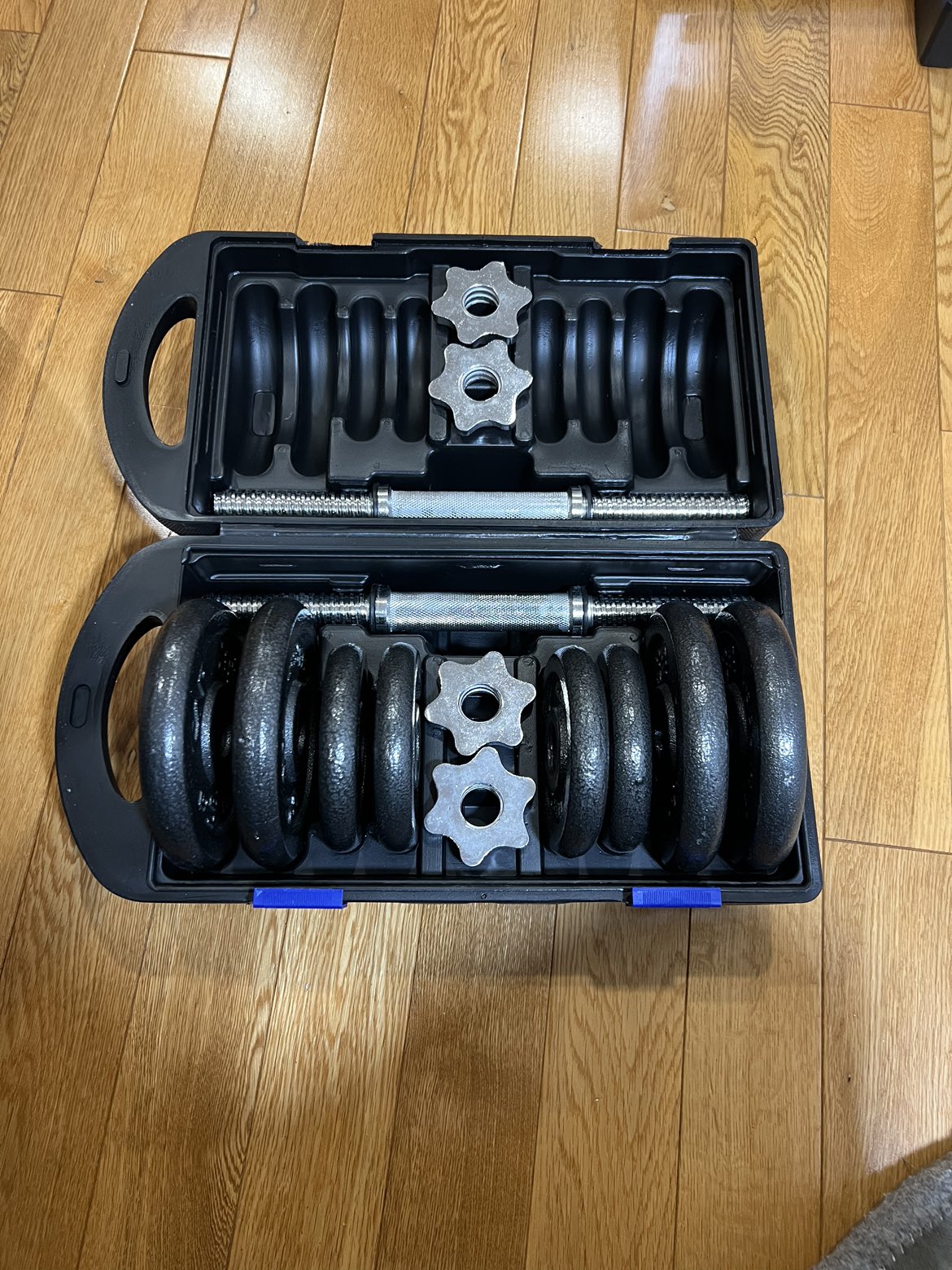 Adjustable Dumbells image indicator(2)