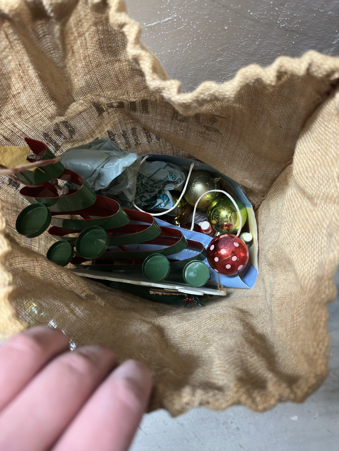 Assorted Christmas decorations - photo 2