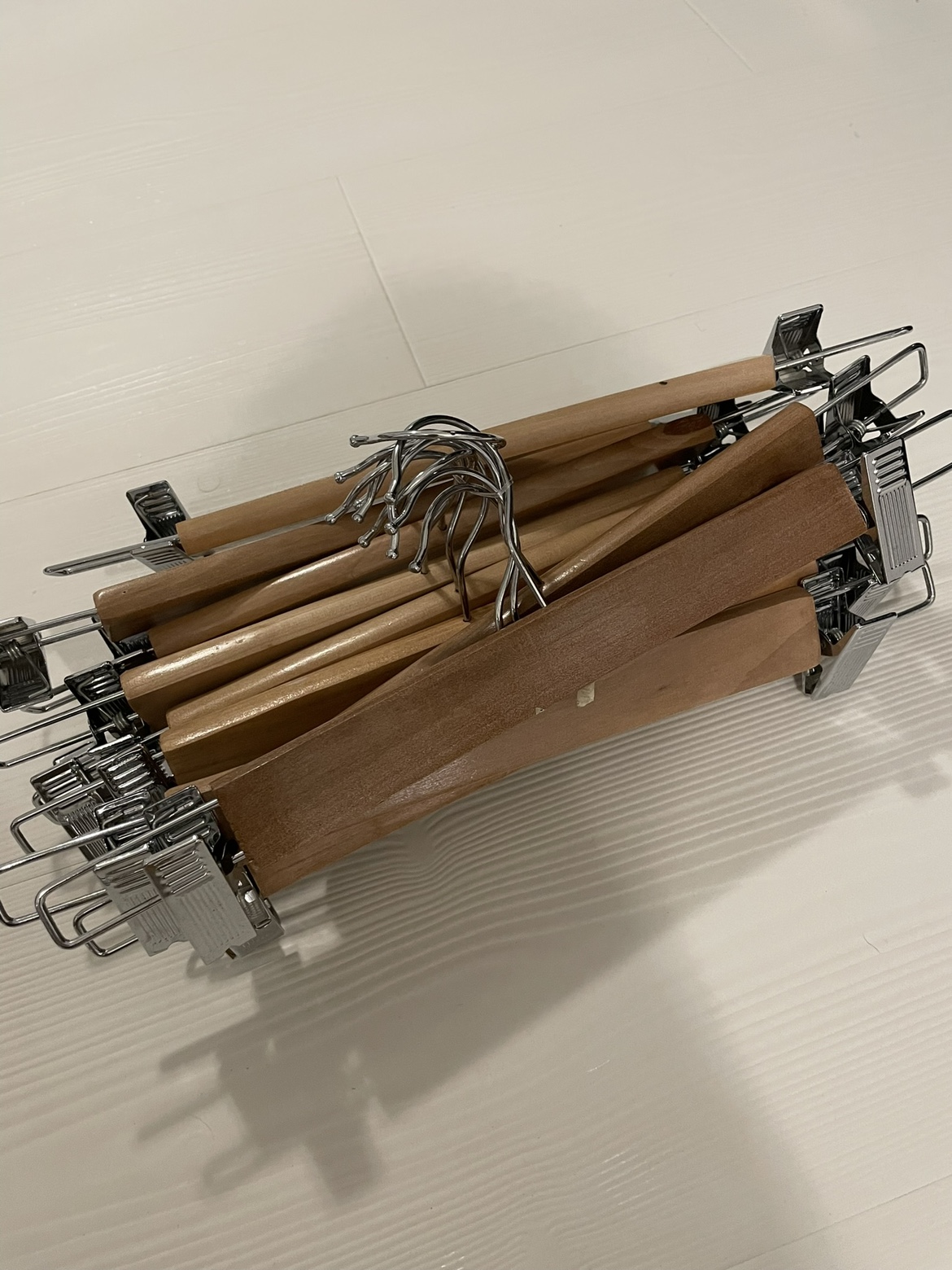 56 shirt hangers, 29 skirt/pants hangers (total 85) - photo 4